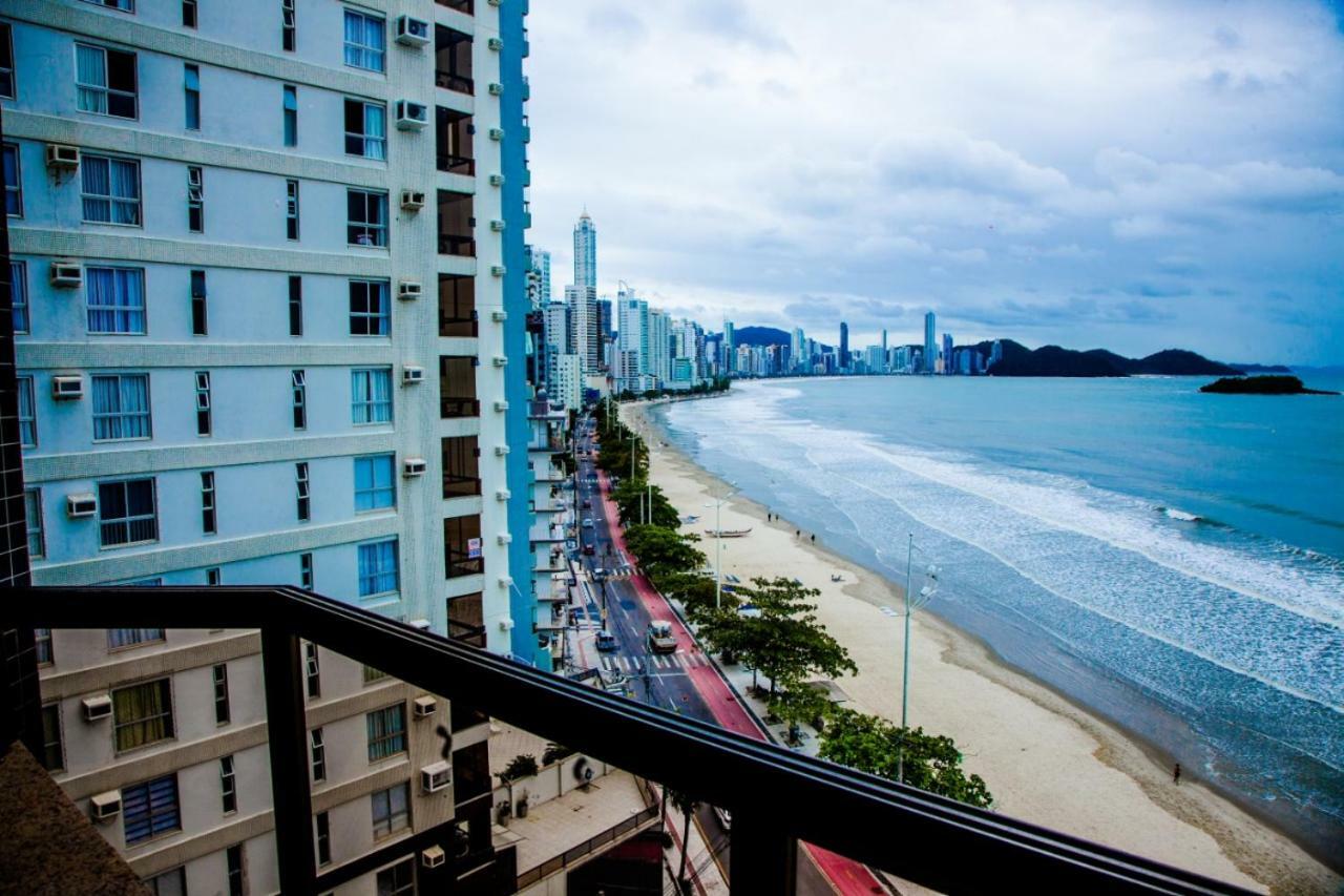 Apto Boutique Baln Camboriu frente mar pe na areia deslumbrante vista mar HIGIENIZADO TOTAL para COMVIDA-22 Balneario Camboriu Exterior foto